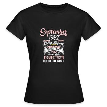 September 1982 - 40. Geburtstag Geschenk. Awesome. - Frauen T-Shirt - Schwarz - Vorne - AI Model Female 172 dark (172cm)
