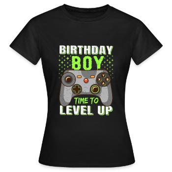 Geburtstagskind Zeit, um Videospiel Geburtstag zu verbessern - Frauen T-Shirt - Schwarz - Vorne - AI Model Female 172 dark (172cm)