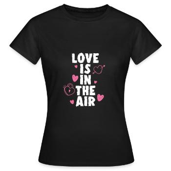 Rosa Liebe Liegt In Der Luft - Frauen T-Shirt - Schwarz - Vorne - AI Model Female 172 dark (172cm)