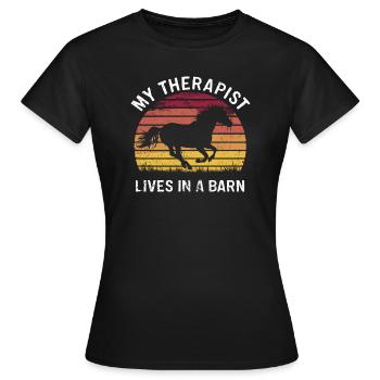 Mon cœur bat pour l’écurie - T-shirt Femme - noir - Devant - AI Model Female 172 dark (172cm)