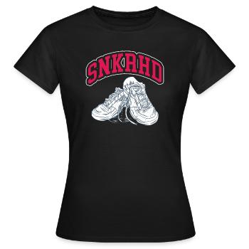 Funny Sneakerhead - Chaussures de sport Chaussures de course - T-shirt Femme - noir - Devant - AI Model Female 172 dark (172cm)