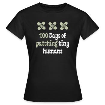 100 Tage Flicken winziger Männchen - Frauen T-Shirt - Schwarz - Vorne - AI Model Female 172 dark (172cm)