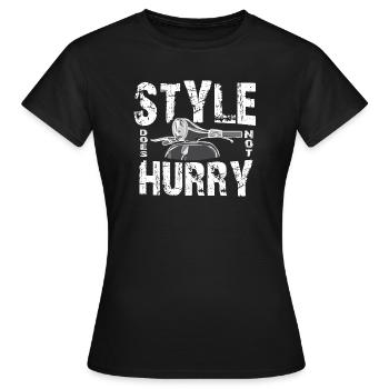 Stil ist zeitlos - Frauen T-Shirt - Schwarz - Vorne - AI Model Female 172 dark (172cm)
