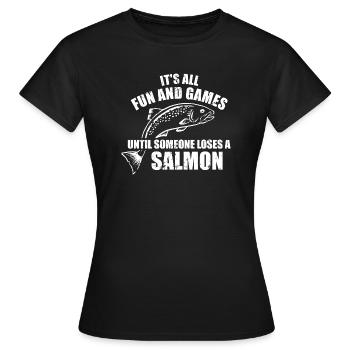 Lachs - Frauen T-Shirt - Schwarz - Vorne - AI Model Female 172 dark (172cm)