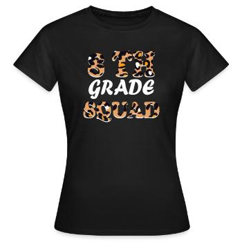 Cadeaux d’enseignant Leopard 8th Grade - T-shirt Femme - noir - Devant - AI Model Female 172 dark (172cm)