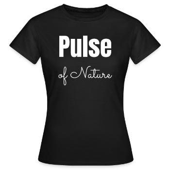 Wilderness Trekking Exploring Wilderness - Women's T-Shirt - black - Front - AI Model Female 172 dark (172cm)