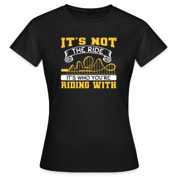 ES IST NICHT DIE FAHRT, MIT WEM SIE FAHREN - Frauen T-Shirt - Schwarz - Vorne - AI Model Female 172 dark (172cm)