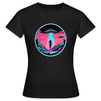 Frau wird um Mitternacht von UFO entführt - Frauen T-Shirt - Schwarz - Vorne - AI Model Female 172 dark (172cm)