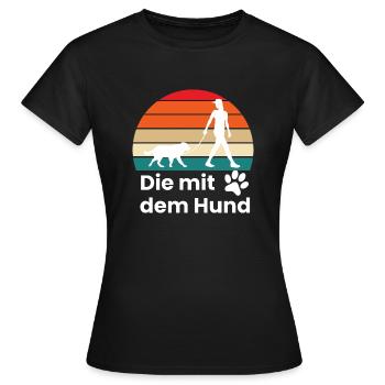 Dog Hund - Frauen T-Shirt - Schwarz - Vorne - AI Model Female 172 dark (172cm)