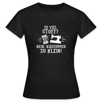 Nähen - Zu viel Stoff? - T-Shirt - Frauen T-Shirt - Schwarz - Vorne - AI Model Female 172 dark (172cm)