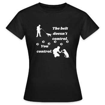Promenade de chien - T-shirt Femme - noir - Devant - AI Model Female 172 dark (172cm)