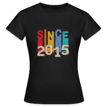 Since 2015 retro - T-shirt Femme - noir - Devant - AI Model Female 172 dark (172cm)