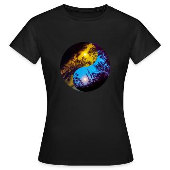 Yin et Yang de la Lune et de la Lumière du Soleil - T-shirt Femme - noir - Devant - AI Model Female 172 dark (172cm)