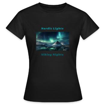 Panorama des aurores boréales avec un dicton viking - T-shirt Femme - noir - Devant - AI Model Female 172 dark (172cm)