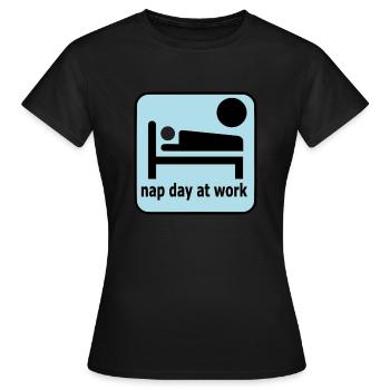 Sieste au travail - T-shirt Femme - noir - Devant - AI Model Female 172 dark (172cm)