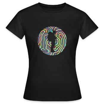 Randonneurs du sommet de la randonnée - T-shirt Femme - noir - Devant - AI Model Female 172 dark (172cm)