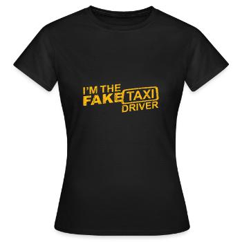 FAKE Taxi Driver avec effet GRUNGE - T-shirt Femme - noir - Devant - AI Model Female 172 dark (172cm)