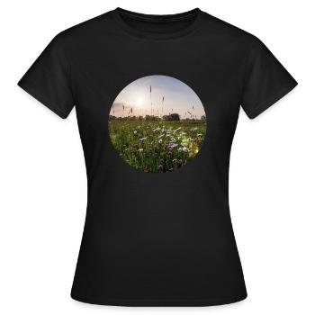 Landscape with flowers in sunlight - Women's T-Shirt - black - Front - AI Model Female 172 dark (172cm)