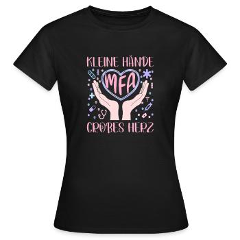 MFA Großes Herz Medizinische Fachangestellte - Frauen T-Shirt - Schwarz - Vorne - AI Model Female 172 dark (172cm)