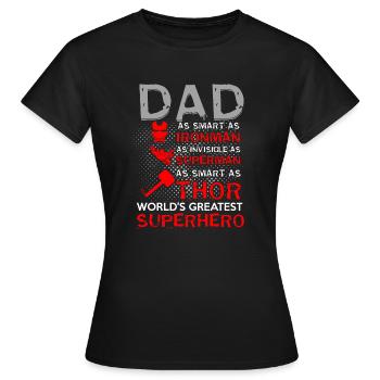 Papa, le superhéros ! - T-shirt Femme - noir - Devant - AI Model Female 172 dark (172cm)