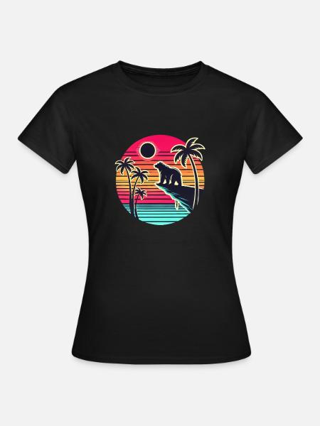 Bear at dusk – nature & strength! - Women's T-Shirt - black