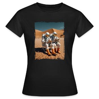 Deux astronautes en combinaison spatiale - T-shirt Femme - noir - Devant - AI Model Female 172 dark (172cm)