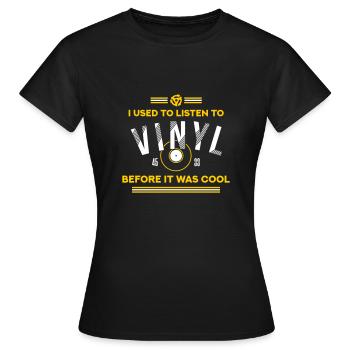 Cool People Listen to Vinyl - Frauen T-Shirt - Schwarz - Vorne - AI Model Female 172 dark (172cm)
