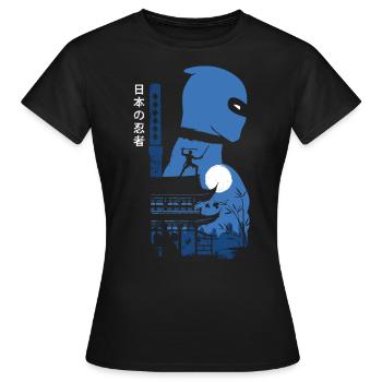Ninja im japanischen Tempel - Frauen T-Shirt - Schwarz - Vorne - AI Model Female 172 dark (172cm)