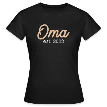 Oma est.2023 - Frauen T-Shirt - Schwarz - Vorne - AI Model Female 172 dark (172cm)