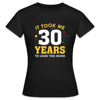 Il m’a fallu 30 ans pour être aussi beau - T-shirt Femme - noir - Devant - AI Model Female 172 dark (172cm)