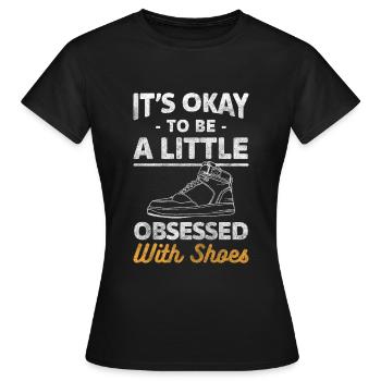 Schuhe Ehefrau Sneaker Kaufsucht - Frauen T-Shirt - Schwarz - Vorne - AI Model Female 172 dark (172cm)