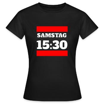 Samedi 15:30 - Stade de football coup d’envoi - T-shirt Femme - noir - Devant - AI Model Female 172 dark (172cm)