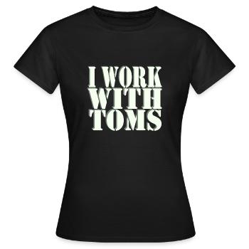 Datenschutz TOMs - Frauen T-Shirt - Schwarz - Vorne - AI Model Female 172 dark (172cm)