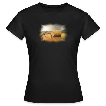 Ernte - Frauen T-Shirt - Schwarz - Vorne - AI Model Female 172 dark (172cm)
