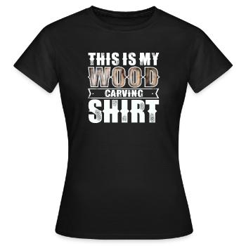 Sculpture sur bois - T-shirt Femme - noir - Devant - AI Model Female 172 dark (172cm)