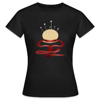 nostalgisches Nadelkissen mit Stecknadeln - Frauen T-Shirt - Schwarz - Vorne - AI Model Female 172 dark (172cm)