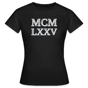 Roman numerals 1975 - MCMLXXV - Frauen T-Shirt - Schwarz - Vorne - AI Model Female 172 dark (172cm)