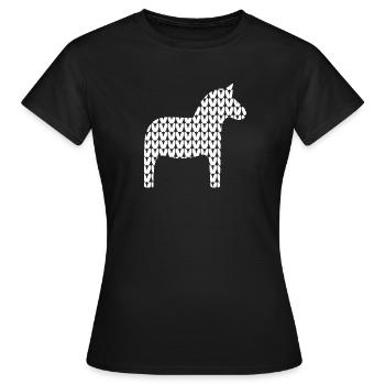 Dala Cheval Tricot Motif Cosy Hygge Cheval Scandi - T-shirt Femme - noir - Devant - AI Model Female 172 dark (172cm)