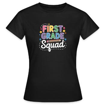 Retour à l'école de l'équipe de première année - T-shirt Femme - noir - Devant - AI Model Female 172 dark (172cm)