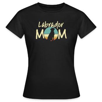Labrador Mama Retro Sonnenuntergang Design - Frauen T-Shirt - Schwarz - Vorne - AI Model Female 172 dark (172cm)
