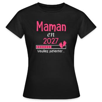 Mama im Jahr 2027 Geschenk für werdende Mama - Frauen T-Shirt - Schwarz - Vorne - AI Model Female 172 dark (172cm)