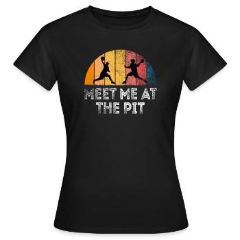 Triff mich in der Grube - Frauen T-Shirt - Schwarz - Vorne - AI Model Female 172 dark (172cm)
