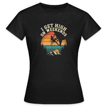 Je me défonce le week-end en escaladant les montagnes au soleil - T-shirt Femme - noir - Devant - AI Model Female 172 dark (172cm)