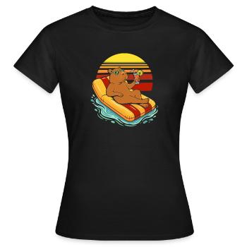 Capybara auf einer Luftmatratze trinkt Saft - Frauen T-Shirt - Schwarz - Vorne - AI Model Female 172 dark (172cm)