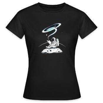  Lesender Astronaut Im Weltraum Auf Dem Mond Mit - Frauen T-Shirt - Schwarz - Vorne - AI Model Female 172 dark (172cm)