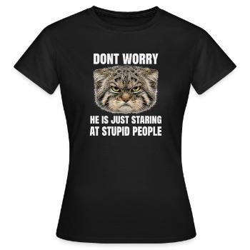 Pallas Katze Manul Cat Katzen Humor Sarkasmus  - Frauen T-Shirt - Schwarz - Vorne - AI Model Female 172 dark (172cm)