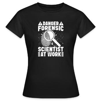 Analyste médico-légal, scientifique du danger à l’équipe de travail - T-shirt Femme - noir - Devant - AI Model Female 172 dark (172cm)