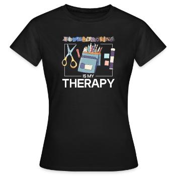 Scrapbooking ist Therapie - Frauen T-Shirt - Schwarz - Vorne - AI Model Female 172 dark (172cm)