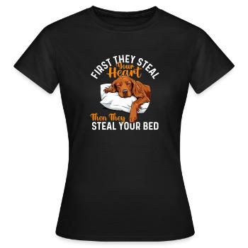 First They Steal Your Heart - Irish Setter Dog Dad - Women's T-Shirt - black - Front - AI Model Female 172 dark (172cm)