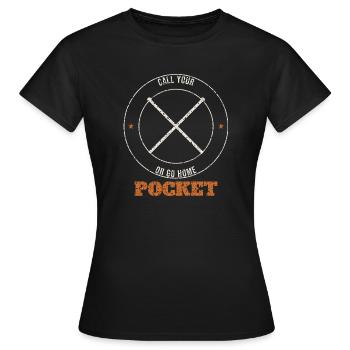 Appelez votre badge de poche - T-shirt Femme - noir - Devant - AI Model Female 172 dark (172cm)